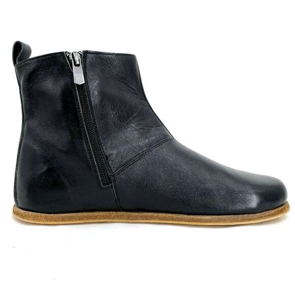 Sleek Black Leather Ankle Booties - Picture 2 of 10